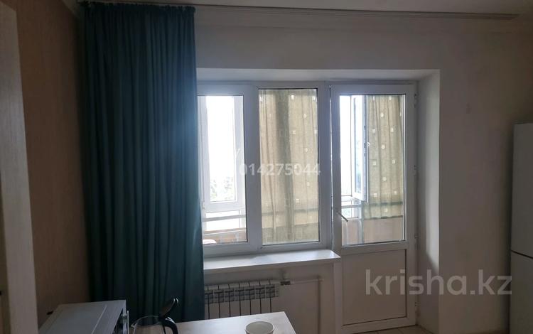 1-комнатная квартира · 51 м², мкр Кадыра Мырза-Али 20 за 150 000 ₸ в Уральске — фото 2