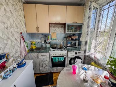 3-бөлмелі пәтер · 62 м² · 5/5 қабат, Мкр. Самал 4, бағасы: 16 млн ₸ в Талдыкоргане, мкр Самал