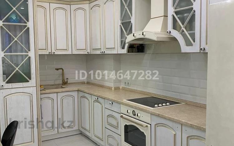 3-бөлмелі пәтер · 90 м² · 11/15 қабат, Кабанбай батыра 46 — СТАНЦИЯ ЛРТ «ЖЕТПЕ ЖЕК», бағасы: 72 млн ₸ в Астане, Есильский р-н — фото 2