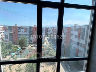 2-бөлмелі пәтер · 53.4 м² · 5/5 қабат, Шұғыла ш/а., Алтын Орда 6/54, бағасы: 32 млн ₸ в Алматы, Наурызбайский р-н