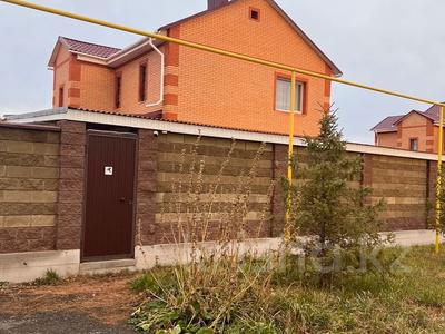 Отдельный дом · 5 комнат · 207 м² · 10 сот., мкр Уркер, Нияз би 22 за 77 млн 〒 в Астане, Нура р-н