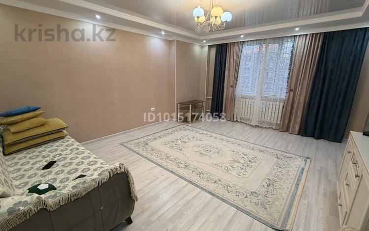 2-бөлмелі пәтер · 71.4 м² · 8/9 қабат, Болашақ ш/а. 133а — Бокенбай батыра, бағасы: 25 млн ₸ в Актобе, мкр Болашак — фото 2