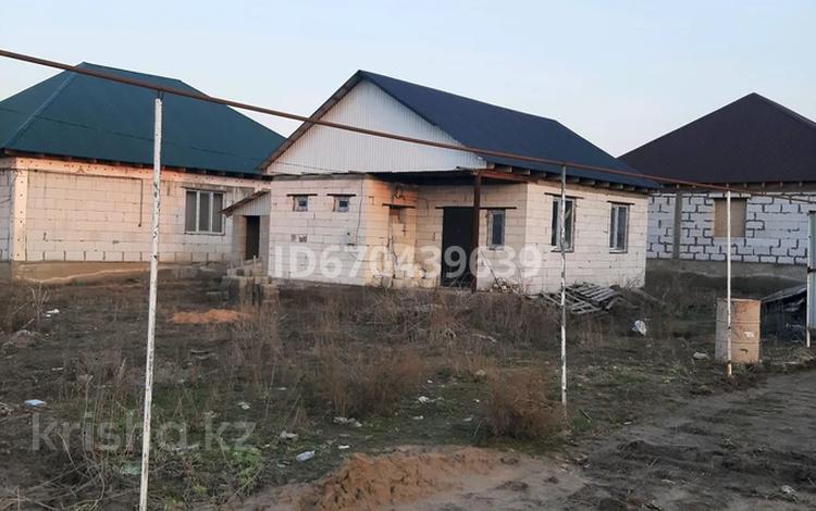 Отдельный дом · 4 комнаты · 60 м² · 4.5 сот., Центральная улица за 18 млн ₸ в Кемертогане — фото 6