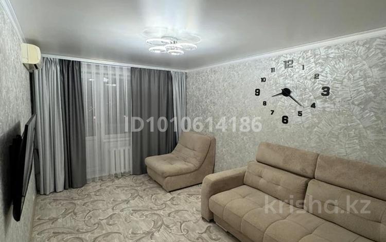 2-комнатная квартира · 50 м² · 9/9 этаж, Ауэзова 81А — 8 школа за 160 000 〒 в Аксу — фото 2