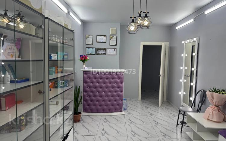 Салоны красоты, медцентры и аптеки, кабинеты и рабочие места · 70 м² за 100 000 〒 в Алматы, Алатауский р-н — фото 3