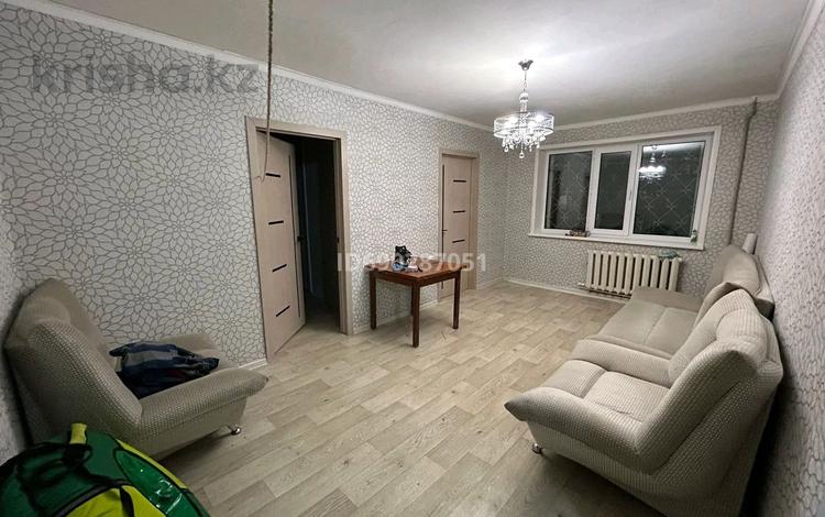 3-комнатная квартира, 50 м², 1/5 этаж, Абая 78 — Рядом с кафе Фараон