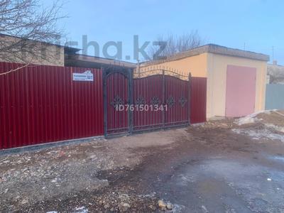 Продажа домов и дачи в Карагандинской обл.: Часть дома · 4 комнаты · 92 м² · 989 сот., Казбековой за 38 млн 〒 Часть дома · 4 комнаты · 92 м² · 989 сот., Казбековой за 38 млн 〒 в Балхаше