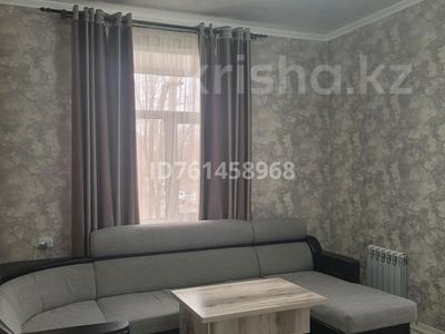 3-бөлмелі пәтер · 62 м² · 2/2 қабат, Аманжолова 11 — Центральный рынок, бағасы: 17.5 млн ₸ в Жезказгане