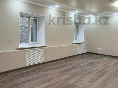 Свободное назначение, офисы, медцентры и аптеки, образование, кабинеты и рабочие места · 1430.3 м² за 2.2 млн 〒 в Караганде, Казыбек би р-н