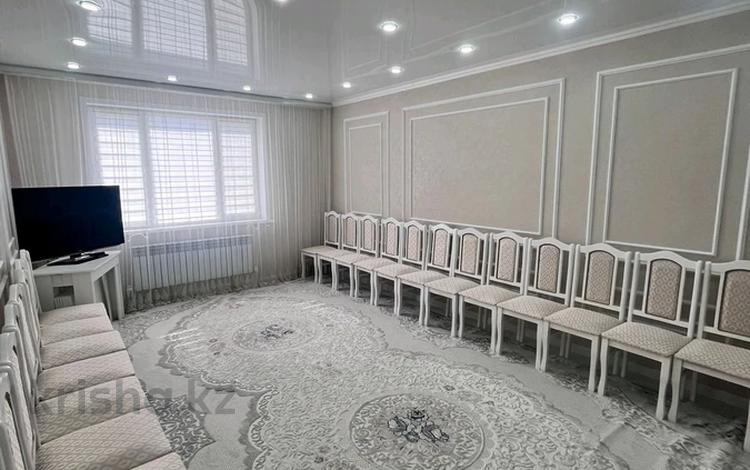 3-комнатная квартира · 97 м² · 4/5 этаж, мкр Северо-Восток, Желтоксан (Мирзояна) — Рынок Караван за 38.5 млн ₸ в Уральске — фото 2
