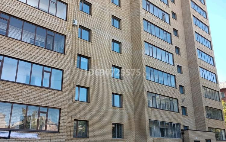 3-комнатная квартира, 102 м², 5/9 этаж, Глинки 26/1 за 47 млн 〒 в Семее — фото 2