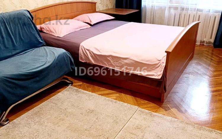 1-бөлмелі пәтер · 33 м² · 1/5 қабат, мкр Орбита-1 — Навои Бержана, бағасы: 10 000 ₸ в Алматы, Бостандыкский р-н — фото 2