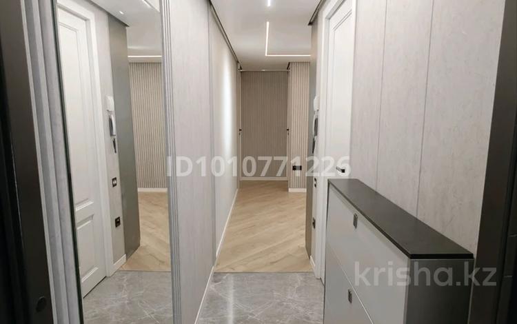 3-комнатная квартира · 58.8 м² · 2/5 этаж, 14 микрорайон 3 — Возле геолого разведочного колледжа, новая мечеть на кольцевой за 24 млн ₸ в Семее — фото 89
