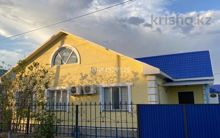 Отдельный дом · 4 комнаты · 192 м² · 10 сот., мкр Атырау, Байбакты ата 16 за 55 млн 〒 — фото 2