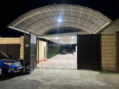 Дом · 5 комнат · 200 м², Сухамбаева 64 — Район телецентр за 80 000 〒 в Таразе