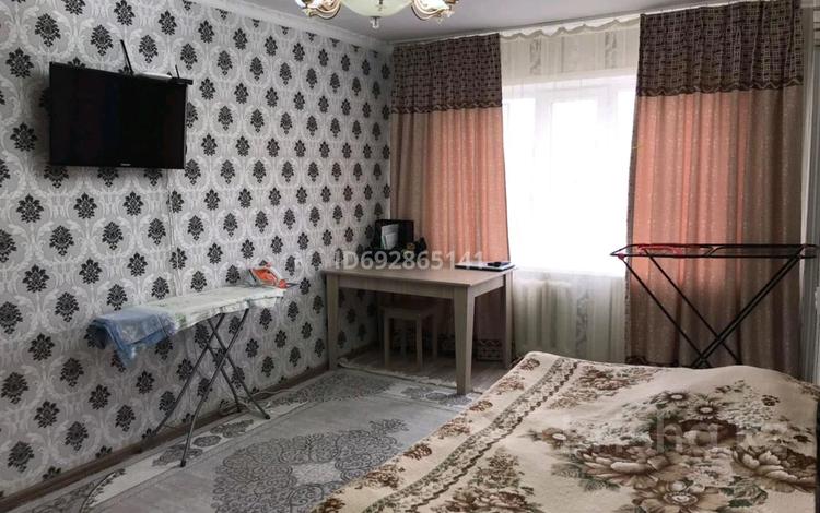 1-комнатная квартира, 32 м², 1/5 этаж посуточно, Сванкулова 8 — Автостанция за 10 000 〒 в Балхаше — фото 2