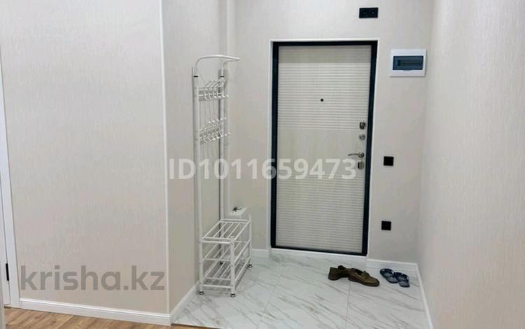 2-комнатная квартира · 77 м² · 7/10 этаж, 17-й мкр 24/1 за 250 000 ₸ в Актау — фото 2