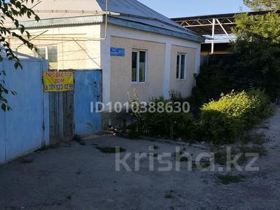 Үйдің бір бөлігі · 4 бөлме · 800 м² · 6 жүзд., Леси Украинки 21 — Находится возде Аскарова Военторг, бағасы: 22 млн ₸ в Таразе