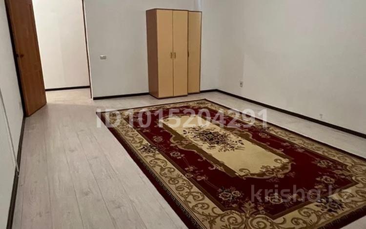 1-комнатная квартира · 60 м² · 1/6 этаж, мкр 12, Бокенбай Батыра 32 за 120 000 ₸ в Актобе — фото 2