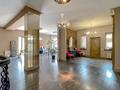 Отдельный дом · 6 комнат · 600 м², Жандарбековой 52 за 3.4 млн 〒 в Алматы, Бостандыкский р-н — фото 2