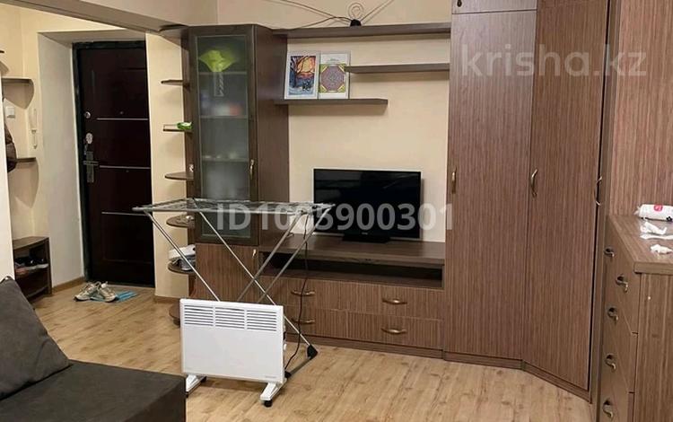 1-бөлмелі пәтер · 30 м² · 2/4 қабат, Самал-3 ш/а., Елебекова 27, бағасы: 300 000 ₸ в Алматы, Медеуский р-н — фото 2