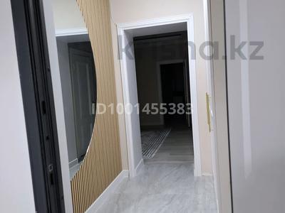 3-комнатная квартира · 105 м² · 3 этаж, Яншина 2 — Центральная площадь за 400 000 〒 в 