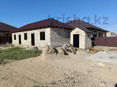 Отдельный дом · 4 комнаты · 90 м² · 8 сот., мкр Самал, Адгам Каримова 73 за 25 млн 〒 в Атырау