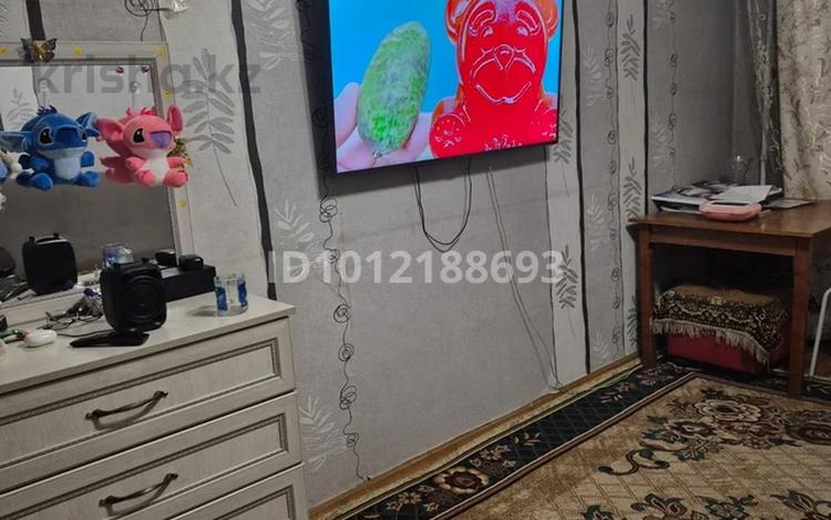 2-бөлмелі пәтер · 46 м² · 1/5 қабат, 1-й квартал, 1-й квартал 6, бағасы: 130 000 ₸ в Караганде, Алихана Бокейханова р-н — фото 2