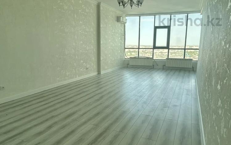 2-бөлмелі пәтер · 84 м² · 21/25 қабат, 11 ш/а. 112А, бағасы: 21 млн ₸ в Актобе, мкр 11 — фото 2
