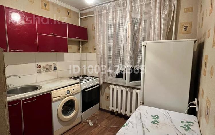 1-бөлмелі пәтер · 35 м² · 1/5 қабат, мкр Аксай-2 1, бағасы: 24 млн ₸ в Алматы, Ауэзовский р-н — фото 2