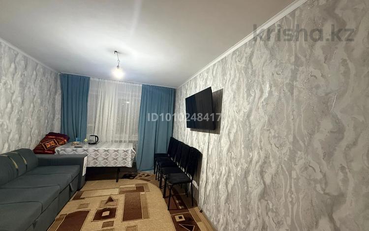 1-комнатная квартира · 36 м² · 1/5 этаж, Майкудук, 12й микрорайон 37 за 10 000 ₸ в Караганде, Алихана Бокейханова р-н — фото 2