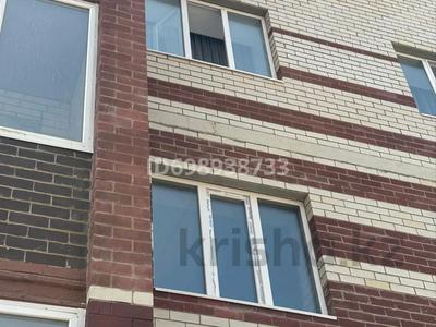Продажа квартир в Актюбинской обл.: 1-комнатная квартира · 47 м² · 1/5 этаж, Батыс 2 356А за 15.5 млн 〒 1-комнатная квартира · 47 м² · 1/5 этаж, Батыс 2 356А за 15.5 млн 〒 в Актобе