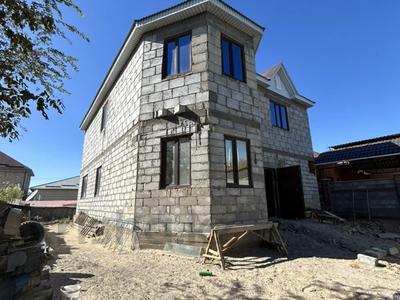 Отдельный дом · 5 комнат · 220 м² · 7.5 сот., Бектұрғанов 98 за 45 млн 〒 в 