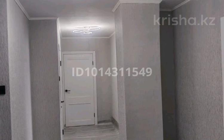 2-комнатная квартира · 70 м² · 4/9 этаж, мкр 12 49 — Кала ортасында орналаскан! за 170 000 ₸ в Актобе — фото 2