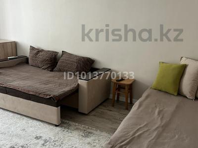 1-комнатная квартира · 34 м² · 3/5 этаж, мкр 4 17 — Абулхаирхана за 2 000 ₸ в Уральске