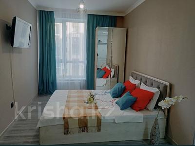 1-комнатная квартира, 38 м², 9/10 этаж посуточно, Толе би 285 — Сайран за 14 000 〒 в Алматы