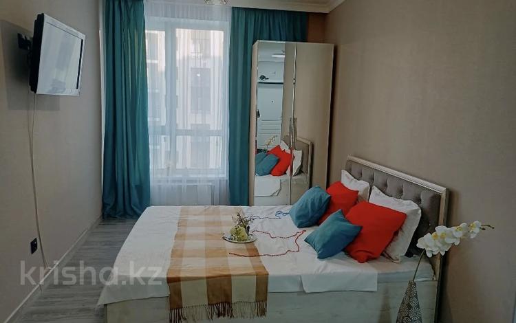 1-комнатная квартира, 38 м², 9/10 этаж посуточно, Толе би 285 — Сайран за 14 000 〒 в Алматы — фото 2