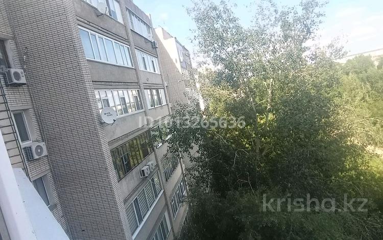 2-бөлмелі пәтер · 51 м² · 7/9 қабат, Строитель ш/а. 19 — Шолохова Циолковского, бағасы: 19 млн ₸ в Уральске, мкр Строитель — фото 2