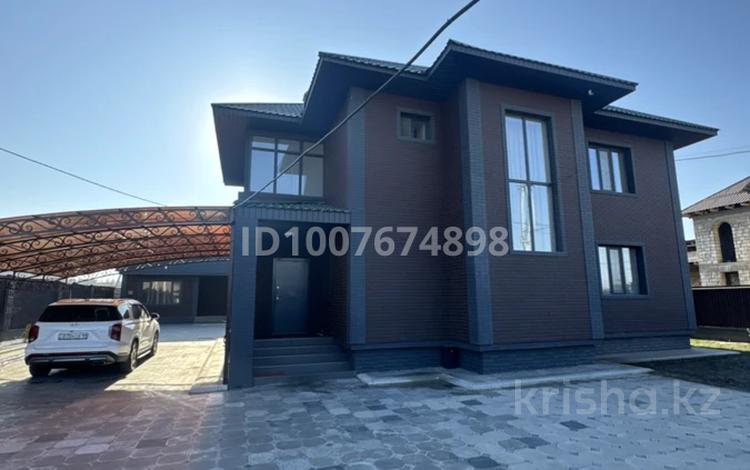 Отдельный дом · 6 комнат · 250 м² · 10 сот., Шакен Айманова 3 за 135 млн 〒 в Талдыкоргане, мкр Жастар — фото 2