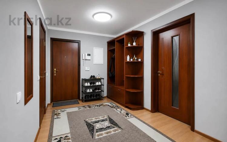 3-комнатная квартира · 83.2 м² · 2/5 этаж, Шашкина — проспект Аль-Фараби за ~ 70 млн ₸ в Алматы, Бостандыкский р-н — фото 2