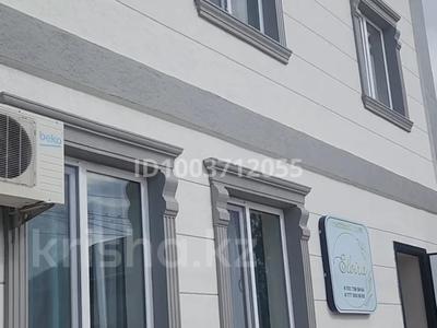 Дом · 7 комнат · 300 м², Аубакирова 33 — Панфилова за 40 000 〒 в 