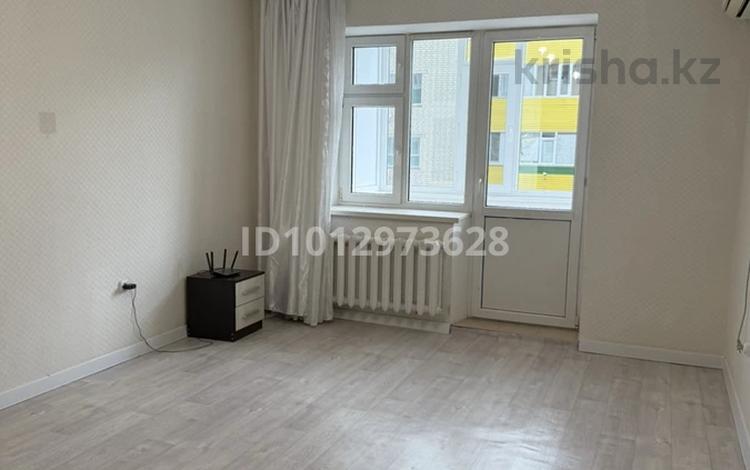 1-комнатная квартира · 40 м² · 3/5 этаж, мкр Астана 14 за 140 000 ₸ в Уральске — фото 2