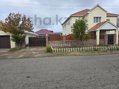 Жеке үй · 6 бөлме · 280 м² · 10 жүзд., Сарықамыс-2 ш/а.., Лашын 47, бағасы: 75 млн ₸ в Атырау, мкр Сарыкамыс-2