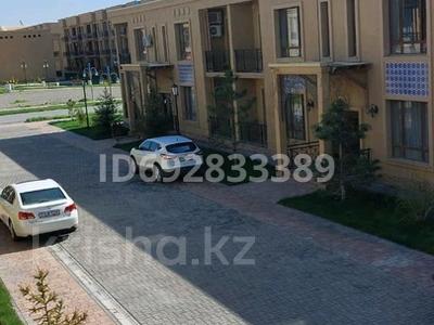 1-комнатная квартира, 48 м², 2/2 этаж, Батырбекова 33 за 20 млн 〒 в Туркестане