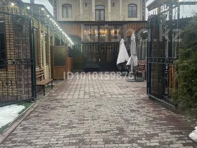 Свободное назначение, офисы, магазины и бутики, общепит, салоны красоты, медцентры и аптеки, образование, развлечения · 975 м² за 670 млн 〒 в Алматы, Турксибский р-н