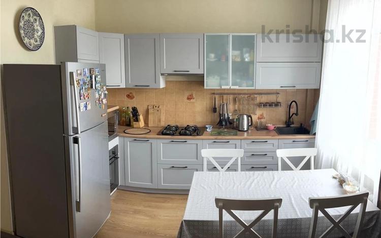 3-комнатная квартира · 98.8 м² · 4/5 этаж, Аманжолова за ~ 63 млн ₸ в Караганде, Казыбек би р-н — фото 9