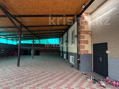Продажа домов и дачи в Алматы: Отдельный дом · 9 комнат · 295 м² · 10 сот., мкр Кайрат 9 — Новая за 130 млн 〒 Отдельный дом · 9 комнат · 295 м² · 10 сот., мкр Кайрат 9 — Новая за 130 млн 〒 в Алматы, Турксибский р-н