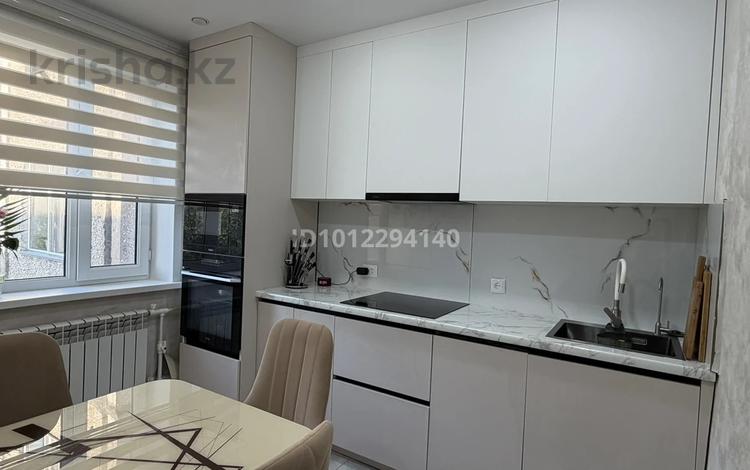 3-бөлмелі пәтер · 65 м² · 4/5 қабат, мкр. Восток-3 15, бағасы: 23 млн ₸ в Караганде — фото 2