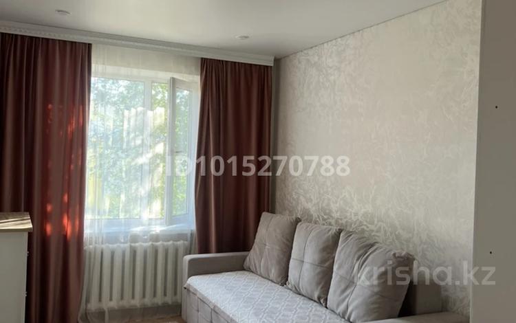 2-бөлмелі пәтер · 54 м² · 2/5 қабат, Голубые пруды ш/а. 11, бағасы: 21 млн ₸ в Караганде, Алихана Бокейханова р-н — фото 2