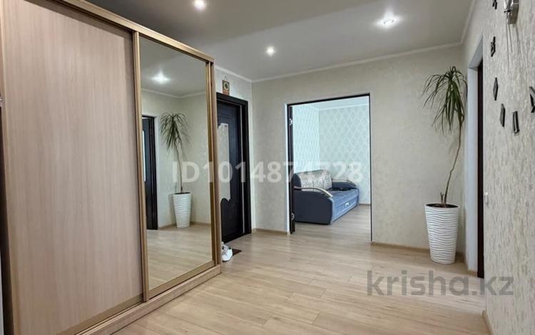 2-бөлмелі пәтер · 61 м² · 9/10 қабат, Қонаев ш/а. 67, бағасы: 23.5 млн ₸ в Уральске, мкр Кунаева — фото 2